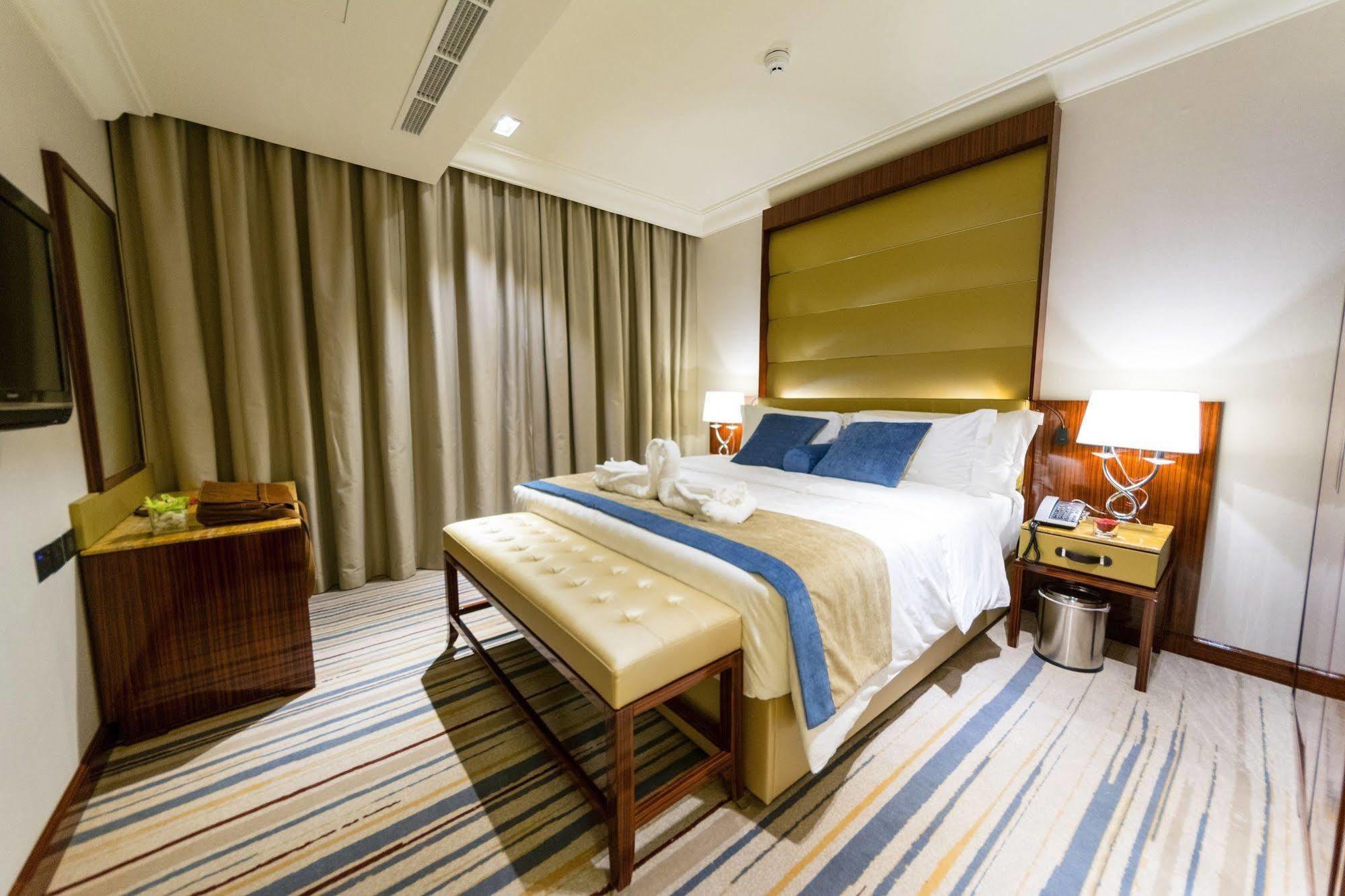 Ivory Inn Hotel Doha Qatar Exteriör bild